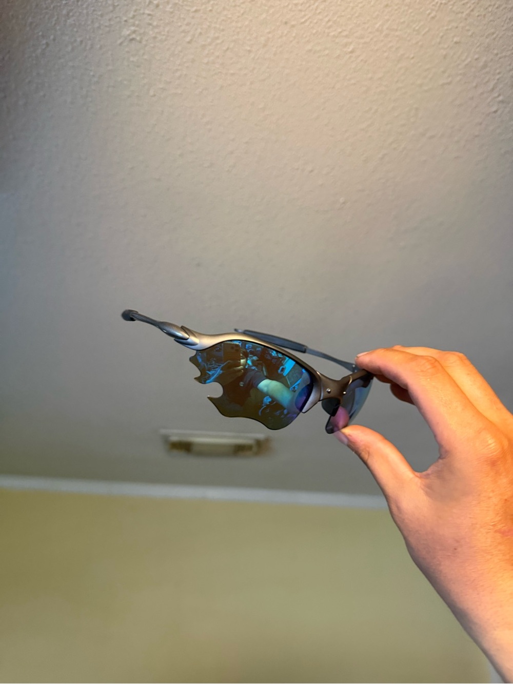 Sporty Mirrored Sunglasses - Blue Lenses oaks